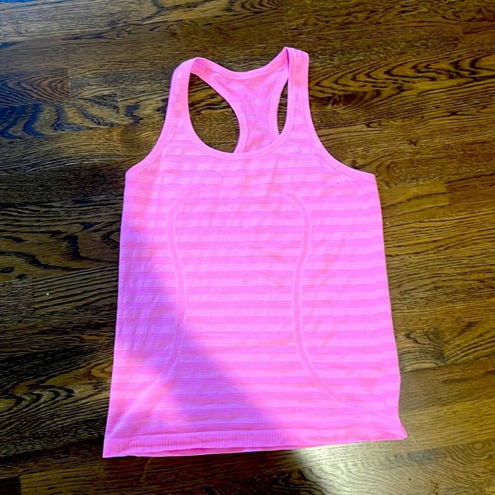 Lululemon pink tank